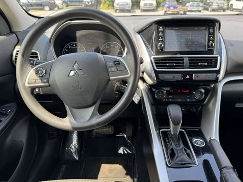 Used 2020 Mitsubishi Eclipse Cross ES AWD/4WD image 2