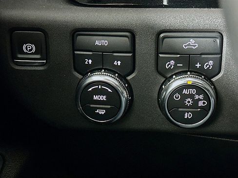 Used 2024 GMC Sierra 1500 Elevation image 10