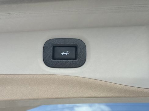 Certified 2020 Nissan Rogue SV w/ Premium Package FWD image 12