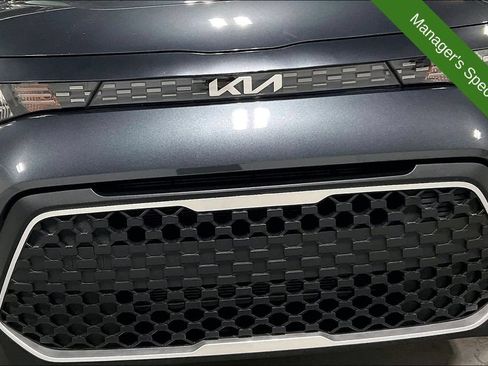 Used 2025 Kia Soul LX w/ LX Technology Package FWD image 33