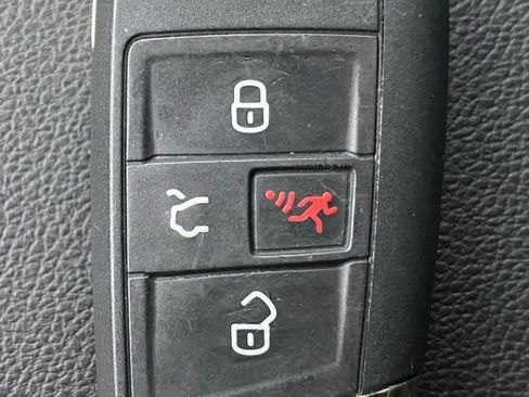 Used 2020 Volkswagen Tiguan SE w/ Panoramic Sunroof Package image 34