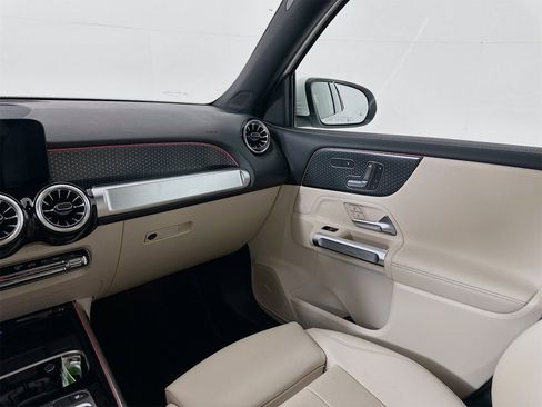 Certified 2025 Mercedes-Benz GLB 250 image 24