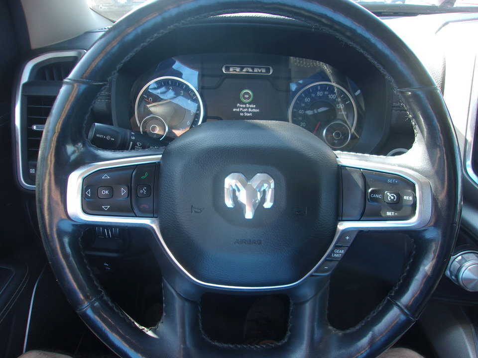 Used 2019 RAM 1500 Laramie AWD/4WD image 11