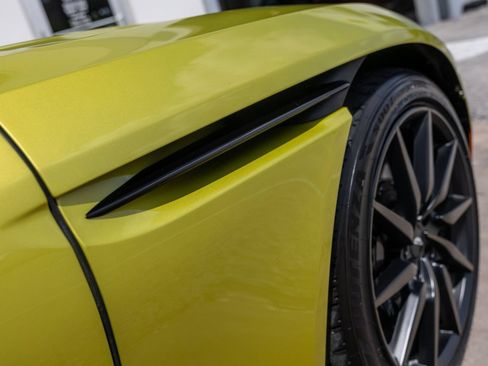 Used 2022 Aston Martin DB11 Volante RWD image 12