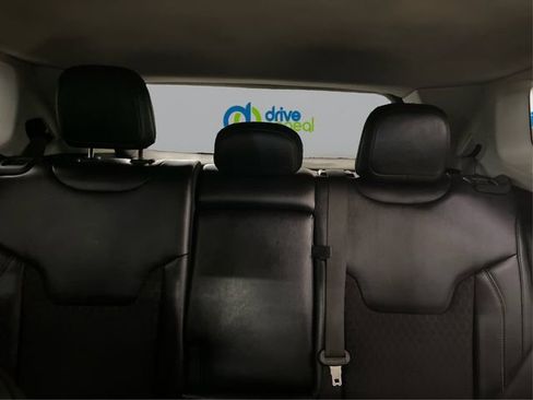 Used 2021 Jeep Compass Latitude w/ Convenience Group image 19