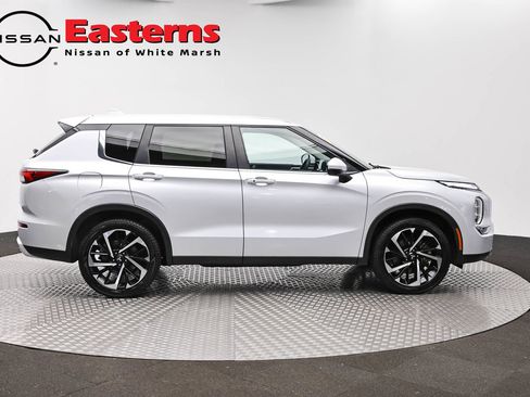 Used 2024 Mitsubishi Outlander AWD image 4