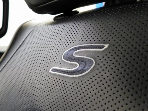 Used 2025 Chrysler Pacifica Limited image 15