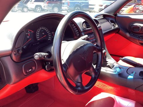 Used 2000 Chevrolet Corvette Convertible RWD image 12