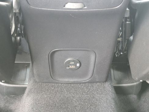 Used 2022 Ford Escape SE w/ SE Sport Appearance Package FWD image 19