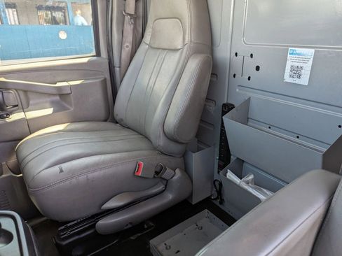 Used 2018 Chevrolet Express 2500 w/ Driver Convenience Package image 21