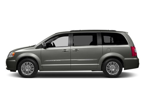 Used 2013 Chrysler Town & Country Touring image 4
