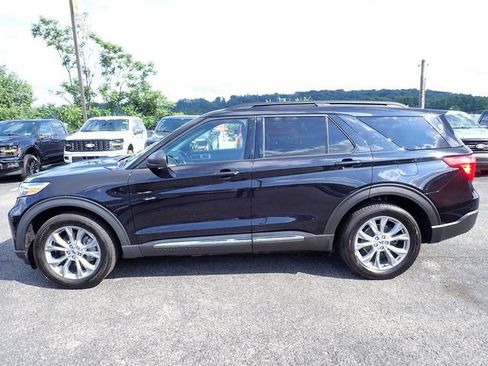 Used 2020 Ford Explorer XLT w/ Equipment Group 202A AWD/4WD image 2