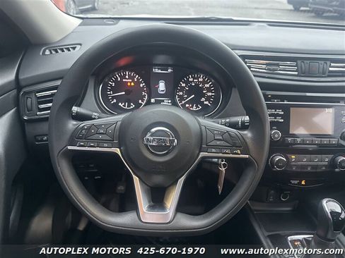 Used 2017 Nissan Rogue S image 16