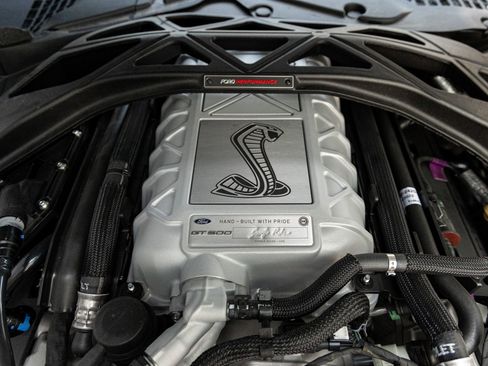 Used 2022 Ford Mustang Shelby GT500 w/ Carbon Fiber Track Pack RWD image 44