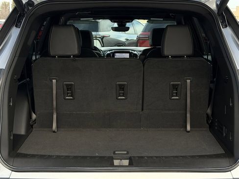 Used 2023 Chevrolet Traverse Premier image 31