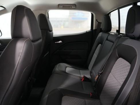 Used 2019 Chevrolet Colorado Z71 w/ Z71 Midnight Edition image 14