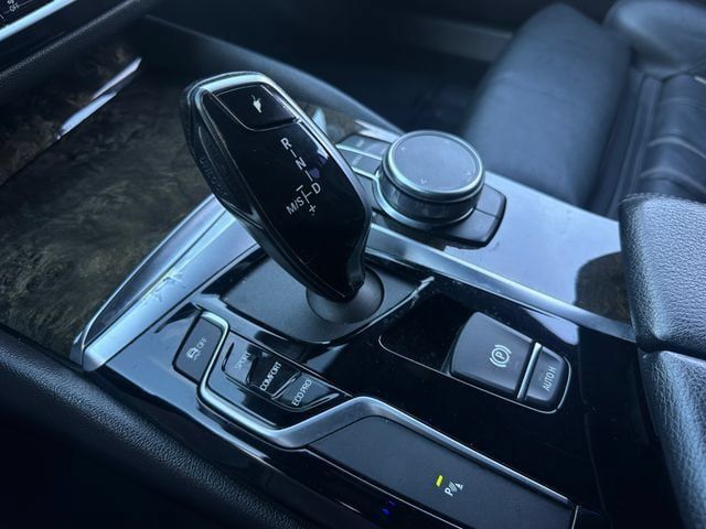 Used 2019 BMW 540i w/ Convenience Package RWD image 29
