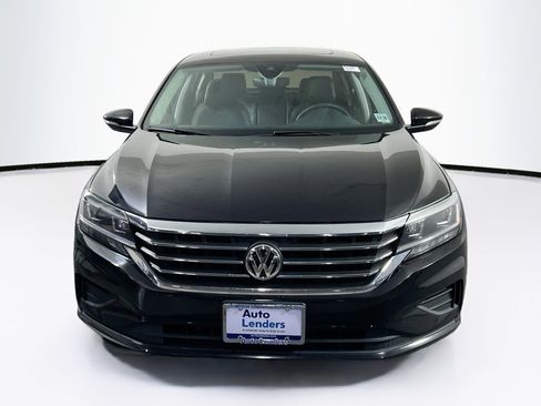 Used 2021 Volkswagen Passat 2.0T SE FWD image 2