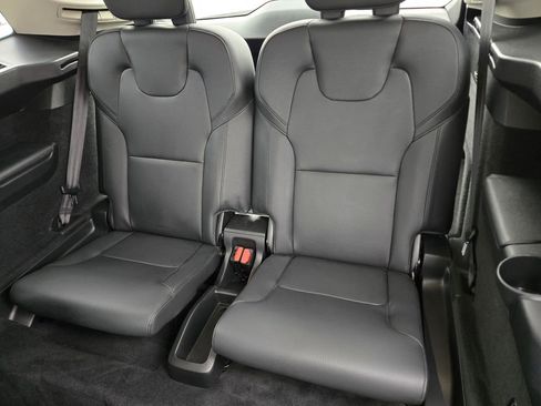 Used 2023 Volvo XC90 B6 Plus image 20