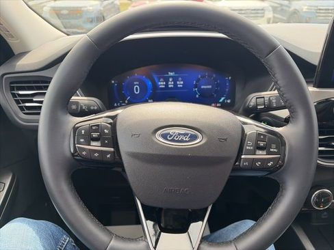 Used 2022 Ford Escape Titanium w/ Class II Trailer Tow Package image 21