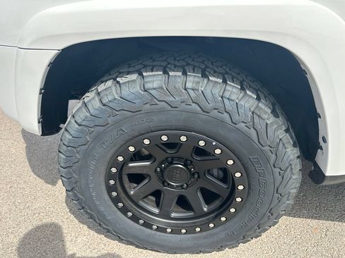 Used 2021 Toyota 4Runner TRD Off-Road Premium w/ Moonroof Package AWD/4WD image 11