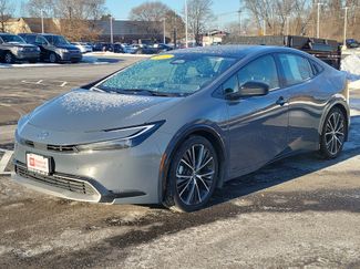 Used 2023 Toyota Prius XLE video 2