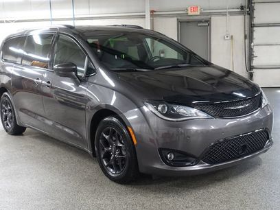 Used 2020 Chrysler Pacifica Touring-L Plus w/ Advanced Safetytec Group