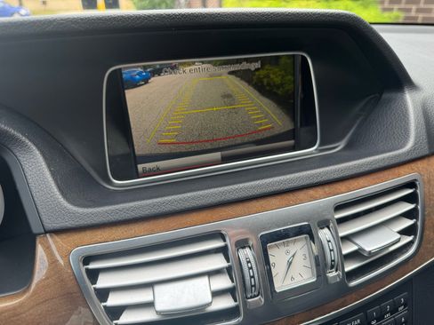 Used 2014 Mercedes-Benz E 350 4dr Sdn E 350 Luxury 4MATIC image 15