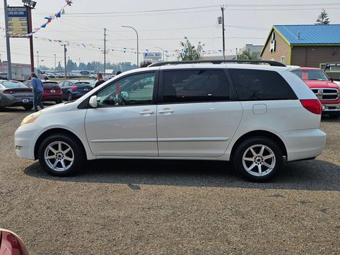 Used 2006 Toyota Sienna XLE w/ XLE Pkg 9 AWD/4WD image 4