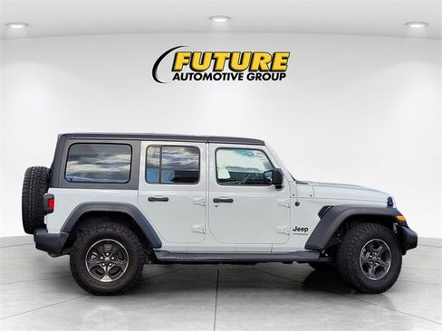 Used 2022 Jeep Wrangler Unlimited Sport image 9