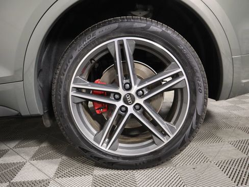Used 2025 Audi Q5 e Premium Plus w/ Premium Plus Package image 32