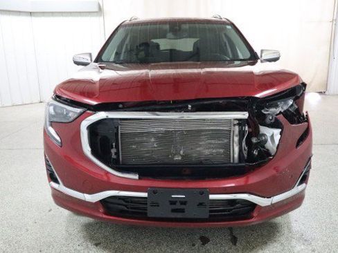Used 2020 GMC Terrain Denali w/ GMC Pro Grade Package AWD/4WD image 7