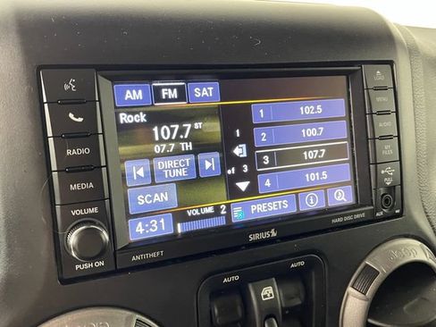 Used 2018 Jeep Wrangler Unlimited Sport S AWD/4WD image 7