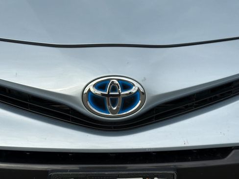 Used 2016 Toyota Prius V Five FWD image 14