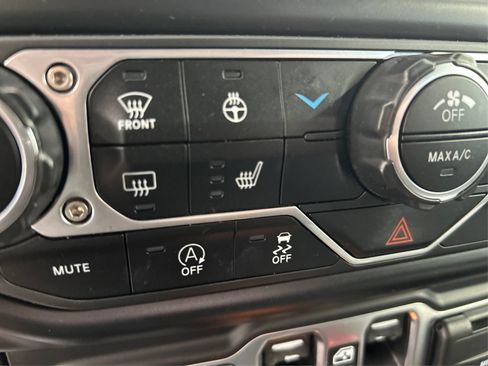 Used 2022 Jeep Wrangler Unlimited Sport AWD/4WD image 31