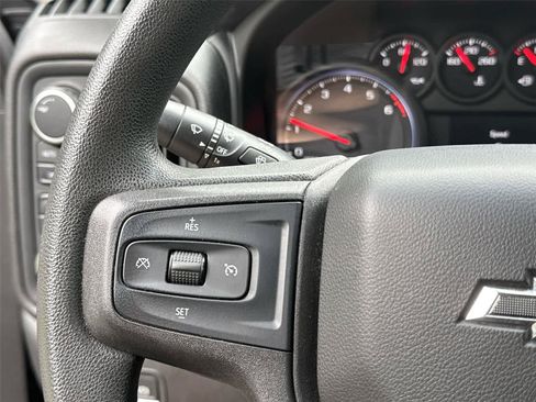 Used 2019 Chevrolet Silverado 1500 Custom Trail Boss w/ Custom Convenience Package AWD/4WD image 18