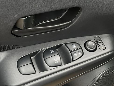 New 2025 Nissan Kicks Play S image 11