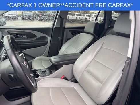 Used 2023 GMC Terrain SLT image 17