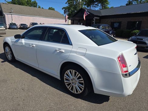 Used 2013 Chrysler 300 AWD w/ Driver Convenience Group image 4