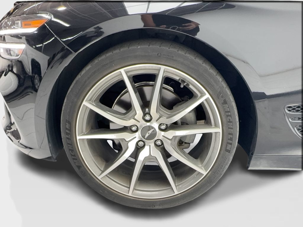 Used 2023 Genesis G70 2.0T RWD image 13