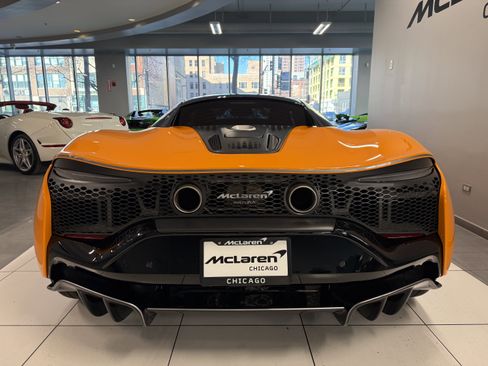 Used 2023 McLaren Artura image 4