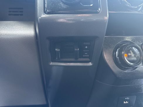 Used 2019 Ford F250 XLT image 32