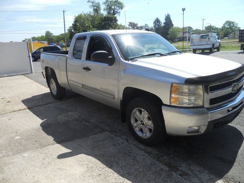 Used 2010 Chevrolet Silverado 1500 LT w/ Power Pack Plus AWD/4WD image 15
