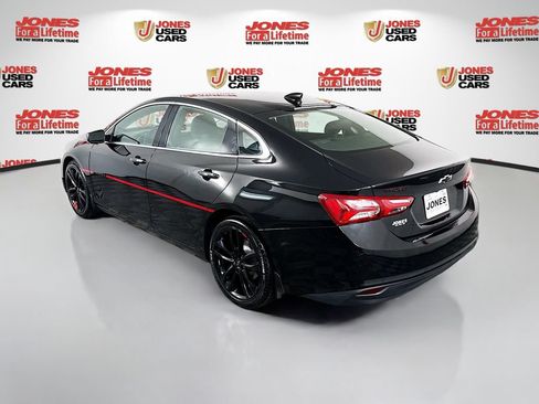 Used 2021 Chevrolet Malibu LT w/ Redline Edition FWD image 2