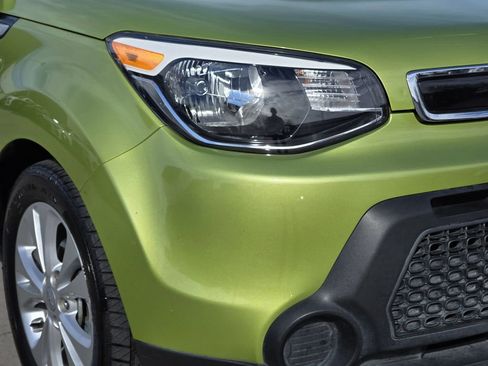 Used 2015 Kia Soul + image 9