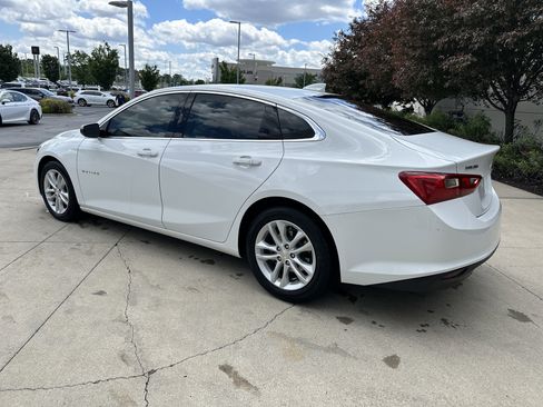 Used 2017 Chevrolet Malibu LT FWD image 7