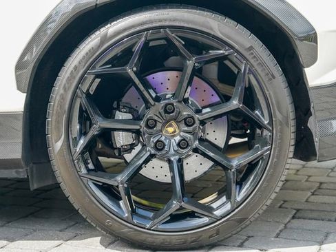 Used 2023 Lamborghini Urus Performante image 17