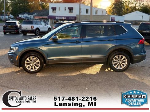 Used 2018 Volkswagen Tiguan SE w/ Panoramic Sunroof Package image 5