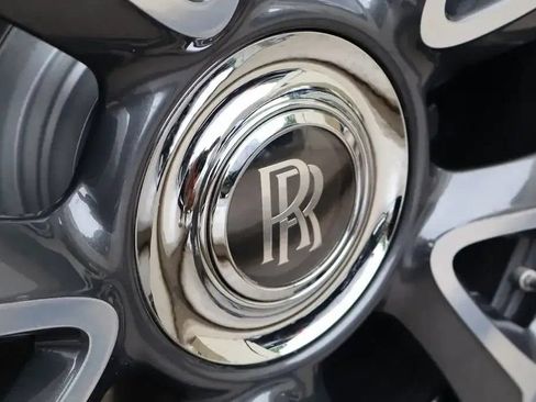 Used 2016 Rolls-Royce Wraith RWD image 20