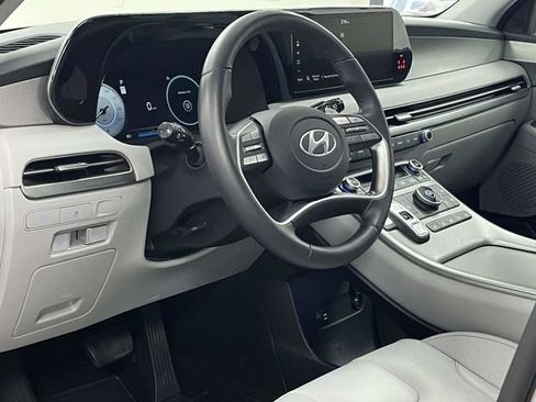 Used 2025 Hyundai Palisade SEL FWD image 13